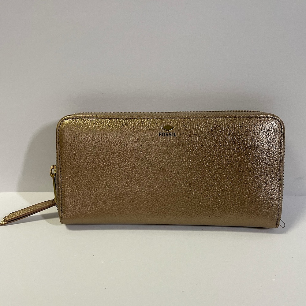 Fossil Zip Clutch Wallet - Rose Gold - NWT